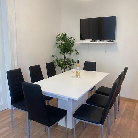 Designed Apartment Next To Vaclav Square With Terrace And Private Garage 프라하 외부 사진