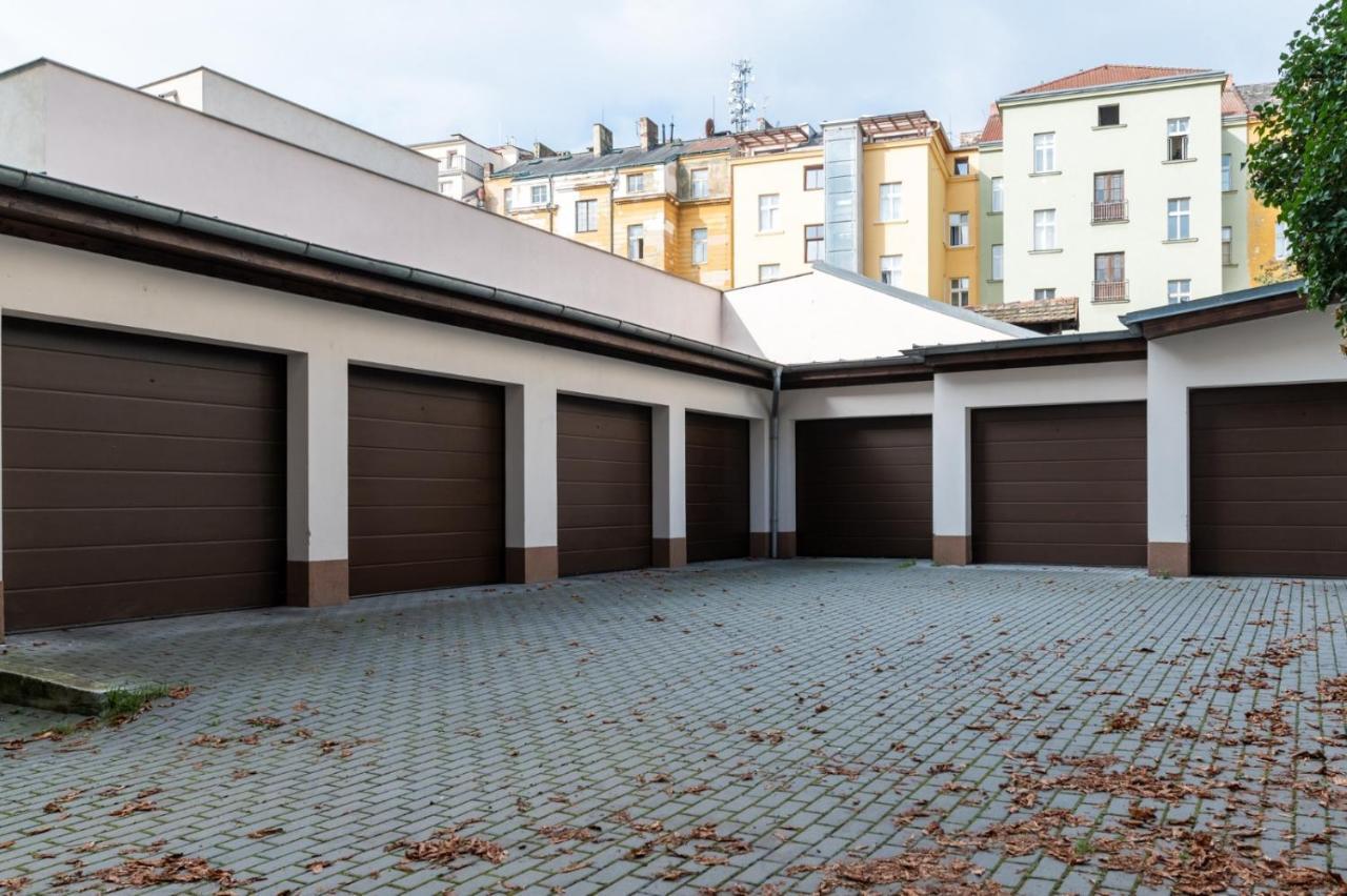 Designed Apartment Next To Vaclav Square With Terrace And Private Garage 프라하 외부 사진