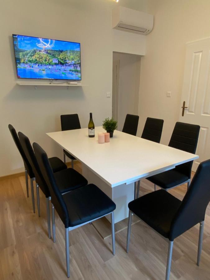 Designed Apartment Next To Vaclav Square With Terrace And Private Garage 프라하 외부 사진