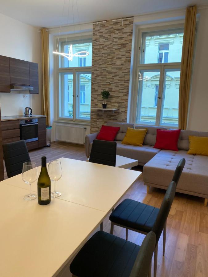 Designed Apartment Next To Vaclav Square With Terrace And Private Garage 프라하 외부 사진