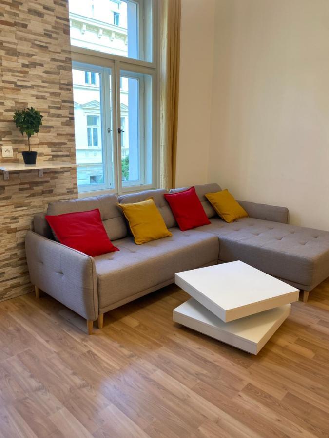 Designed Apartment Next To Vaclav Square With Terrace And Private Garage 프라하 외부 사진