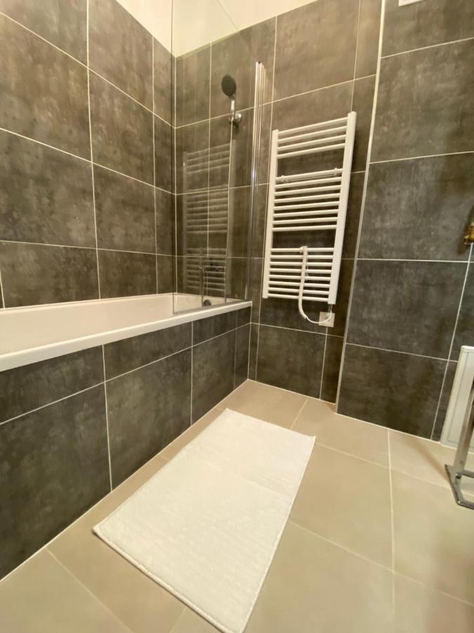 Designed Apartment Next To Vaclav Square With Terrace And Private Garage 프라하 외부 사진