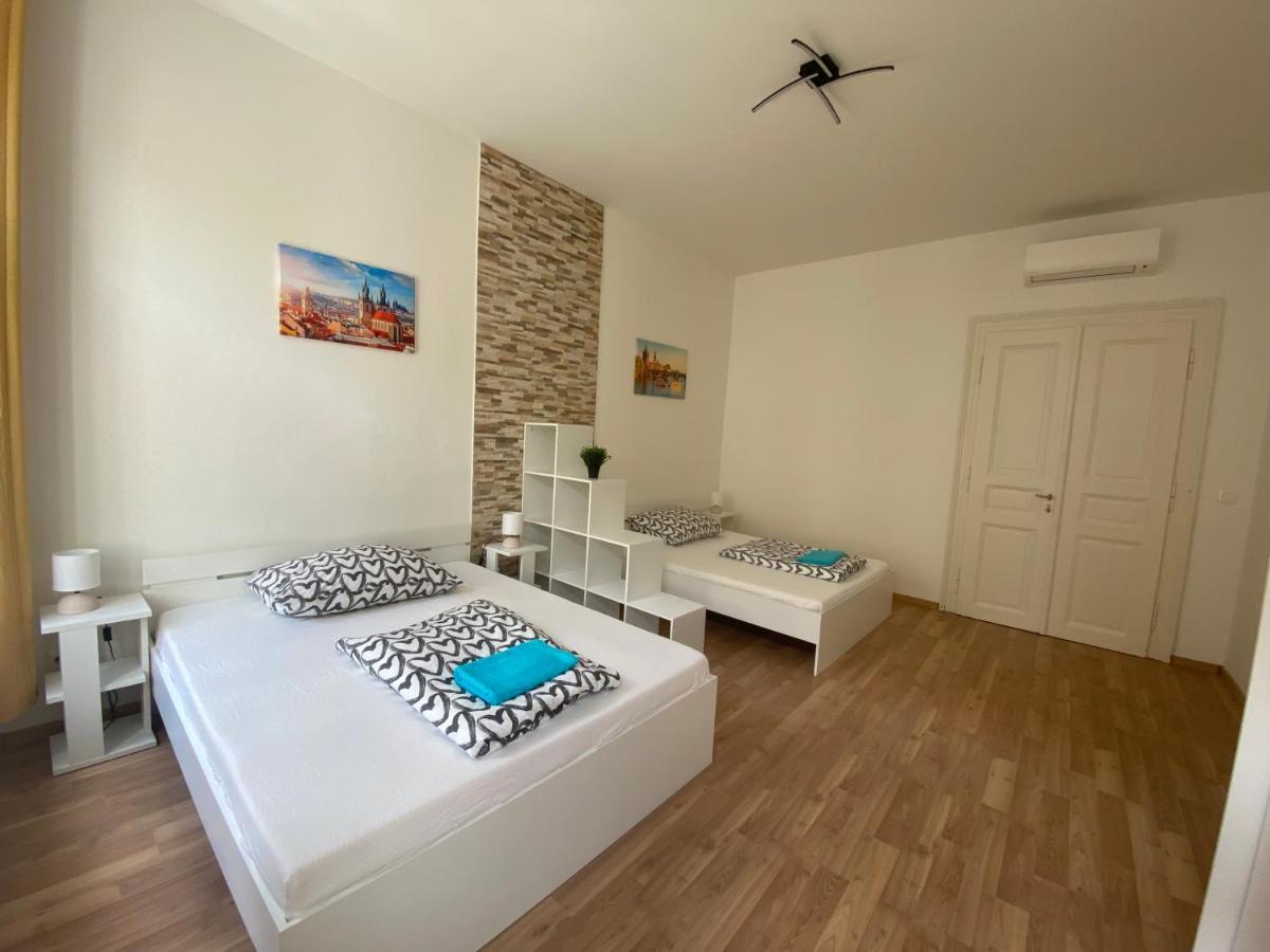 Designed Apartment Next To Vaclav Square With Terrace And Private Garage 프라하 외부 사진